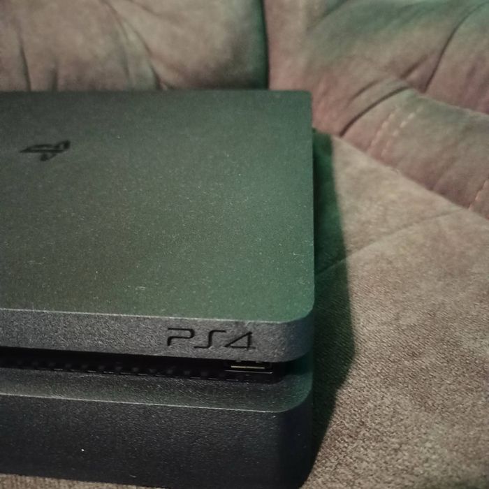 Продається PS4 Slim 1000 GB