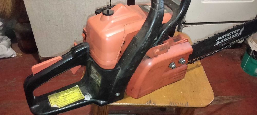 Продам бензопилу