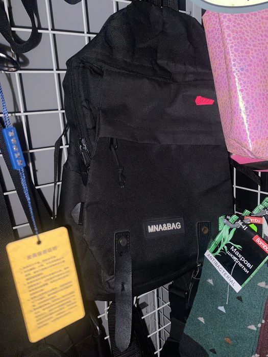 Чорний вмісткий рюкзак