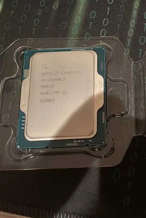 Intel Core i9 14900KS P6000 E4800 MHz 1.3 - 1.272V SELEKT