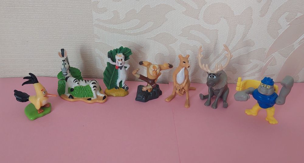 Іграшки з Кіндерів