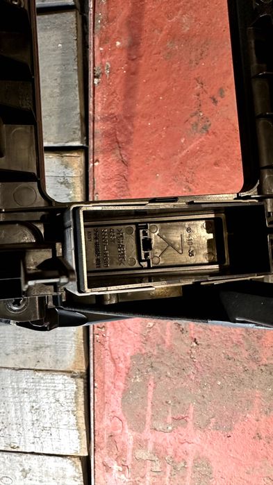 заглушка рамка магнитолы land cruiser prado 2020-2023 55420-60160