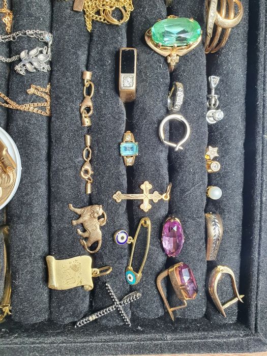 Золотые кольца кулоны серьги цепочки крестики браслеты