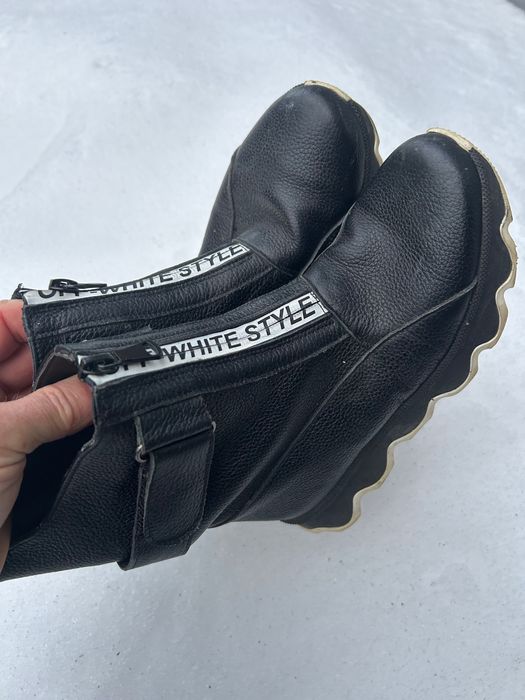 Шкіряні дівчачі чобітки