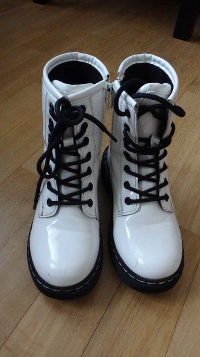 Buty botki białe dziewczęce rozmiar 31 stylizowane na Martens