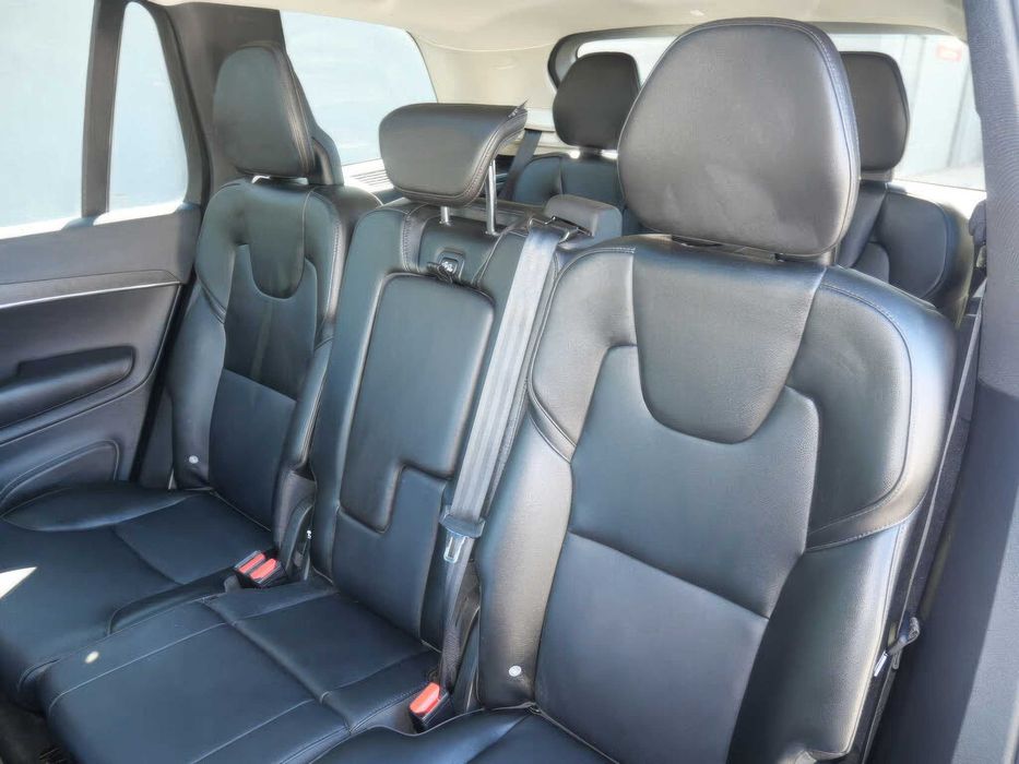 Volvo XC90      2020