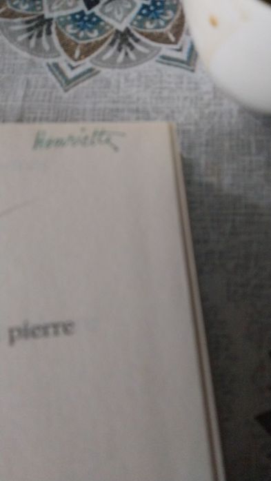 La fille de la Pierre. Portes incluídos
