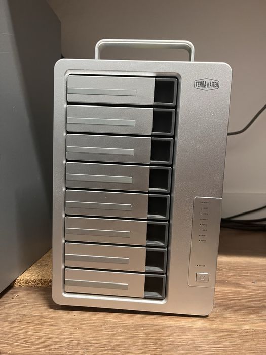 Serwer DAS 32TB Terra Master D8 Thunderbolt 3	 do Apple Mack