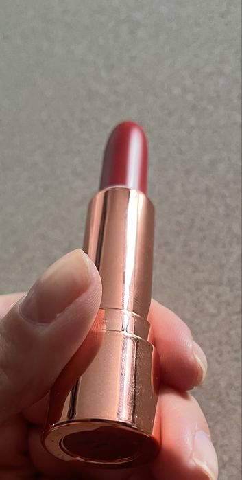 szminka Revolution Ruby