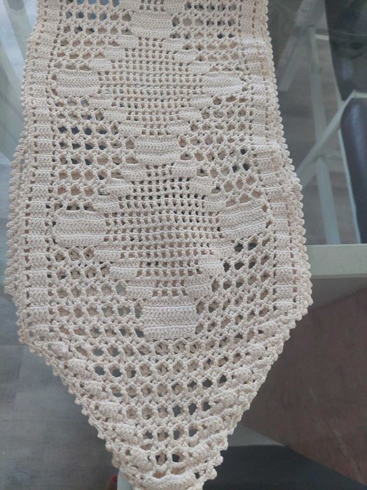 Caminho de mesa em croché feito à mão – 200 × 21 cm – vintage