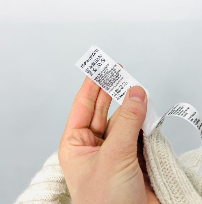 Ecru sweter z baskinką XXL 44