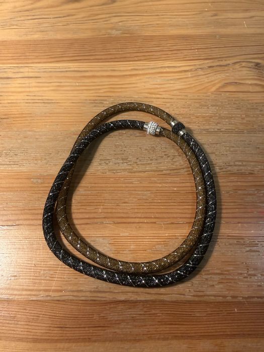 Dwa naszyjniki z zapięciem magnetycznym