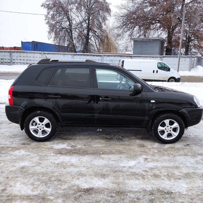 Hyundai Tucson 2007 года 2.0 дизель