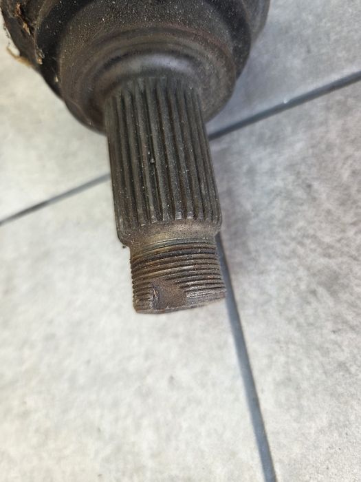 Półoś lewa tylna BMW E60 E61 530d duża głowa flansza 110mm lewy tył