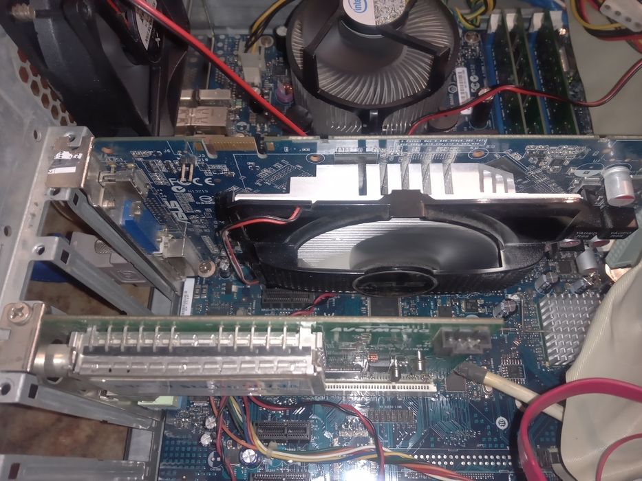 Стстемный блок (комп'ютер)