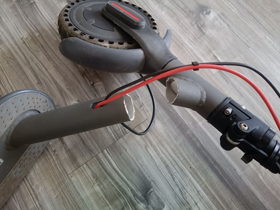 Dwie Hulajnogi elektryczne