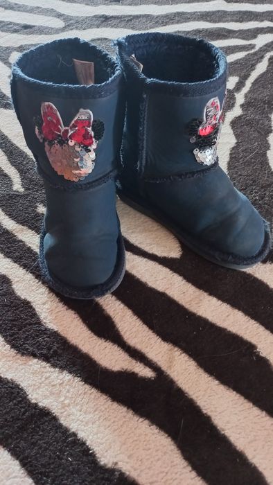 Botas com pelo minnie