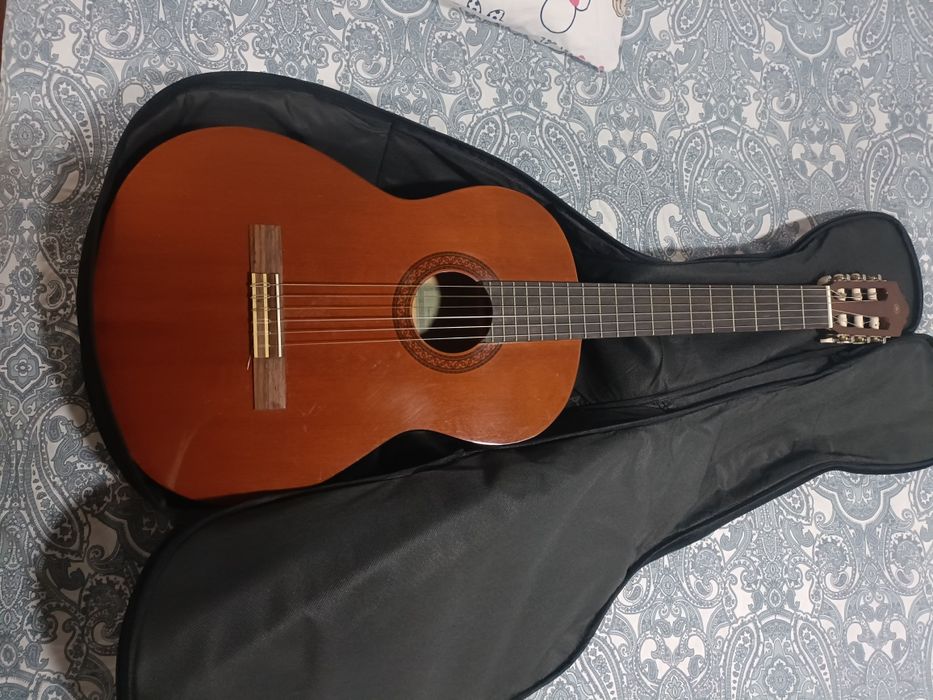 Guitarra Yamaha c40