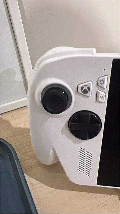 Rog.   XBOX     ALLY