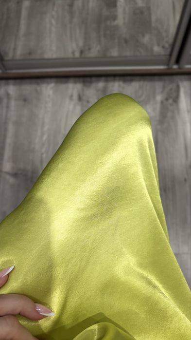 Сатинова сукня. Шовкова сукня у білизняному стилі.