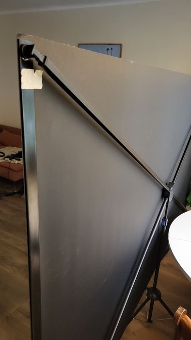 Ekran projekcyjny ALR 100" cali 16x9 statyw - wysoki kontrast!