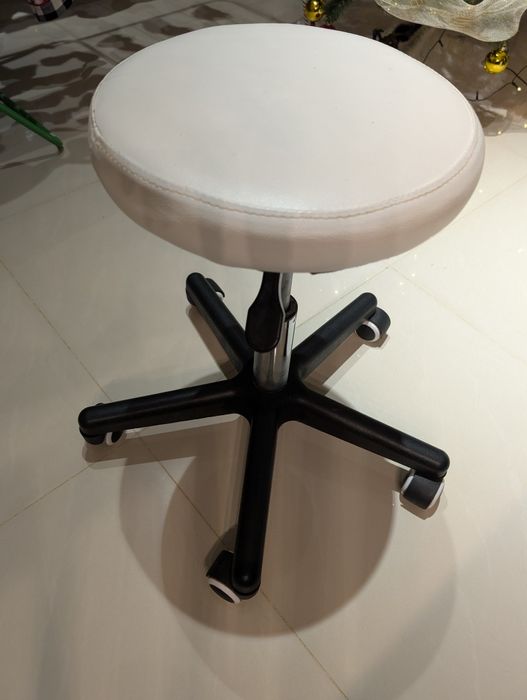 Krzesło kosmetyczne, taboret