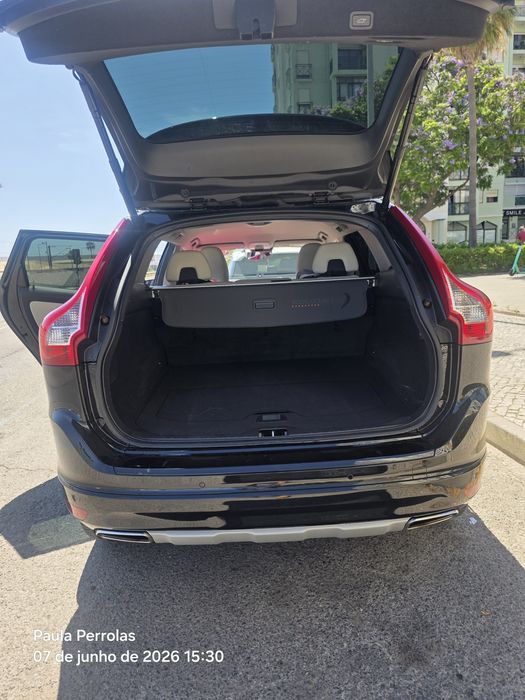 Volvo SUV XC 60 100%. Como novo e sem acidente algum. Muito estimado.56.400kms