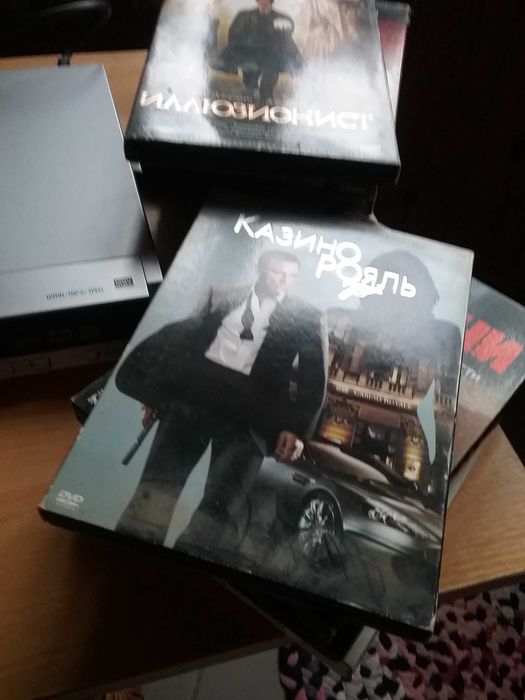DVD ф!рми  Панасоник та 10  л!цензованих диск!в