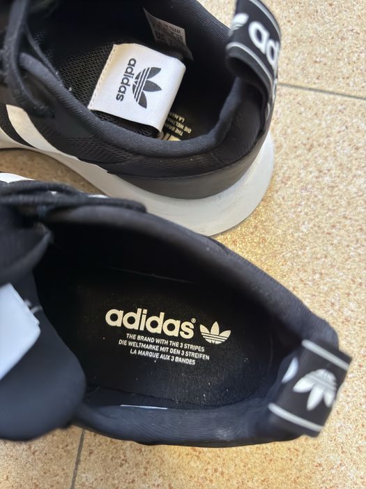 Tenis adidas leve