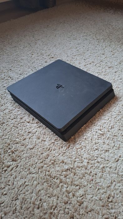 Sprzedam PlayStation 4