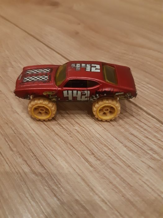 Auto Hot Wheels Thrill Racers Desert Series 2011