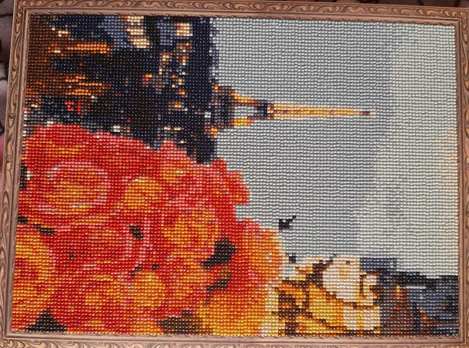 Картины вышиты бисером