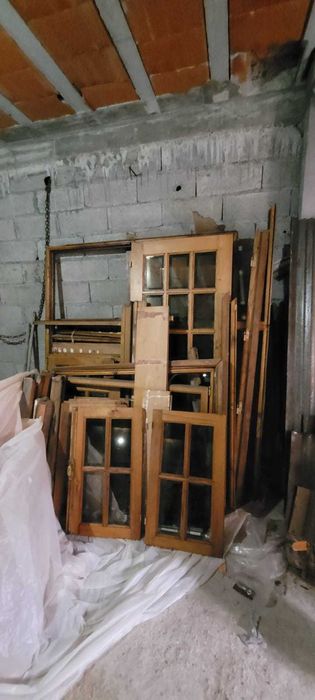 Janelas e portas em castano +100 anos