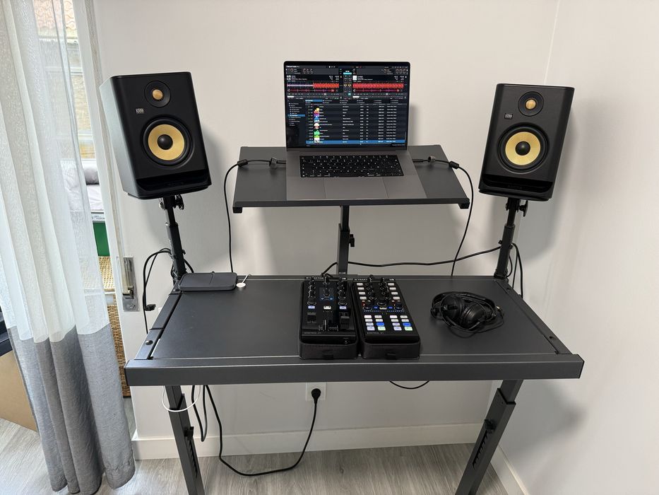 Mesa DJ / Produçãometal regulável