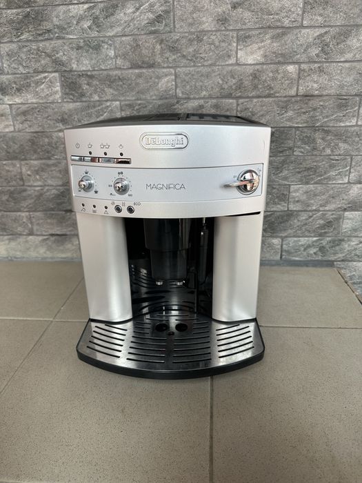 Кавомашина Delonghi Magnifica ESAM кавоварка після повного ТО