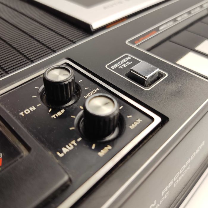 Magnetofon Universum CT 2746 - piękny stan wizualny - niesprawny