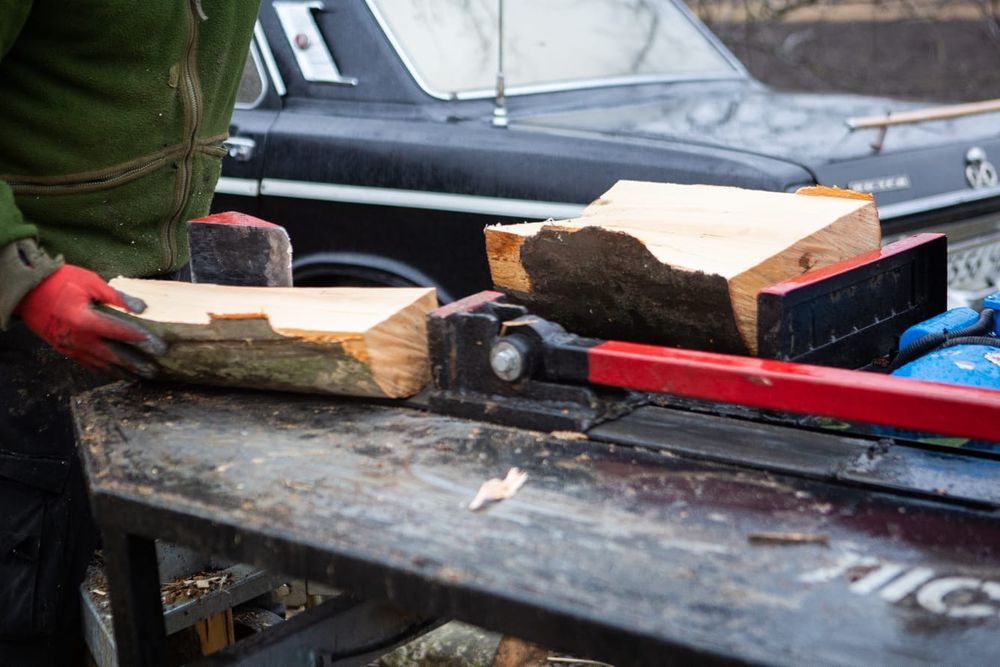 Коління дров, швидко та якісно