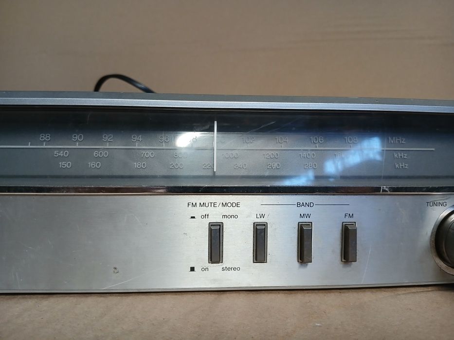 Vintage/retro tuner radiowy SANYO JT 2003L,  lata 80"