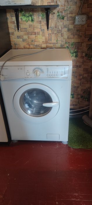 Продам пральну машину Electrolux