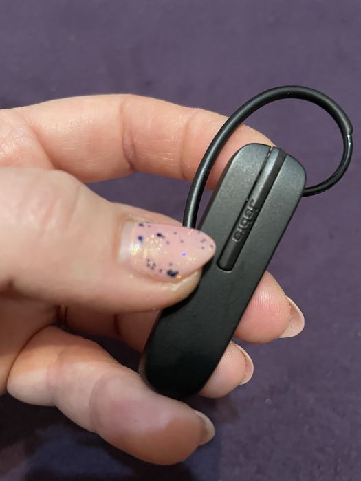 Продам моногарнітура Jabra Talk 5 чорного кольору.