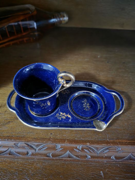Chávena de café com prato e cinzeiro430539041460070401