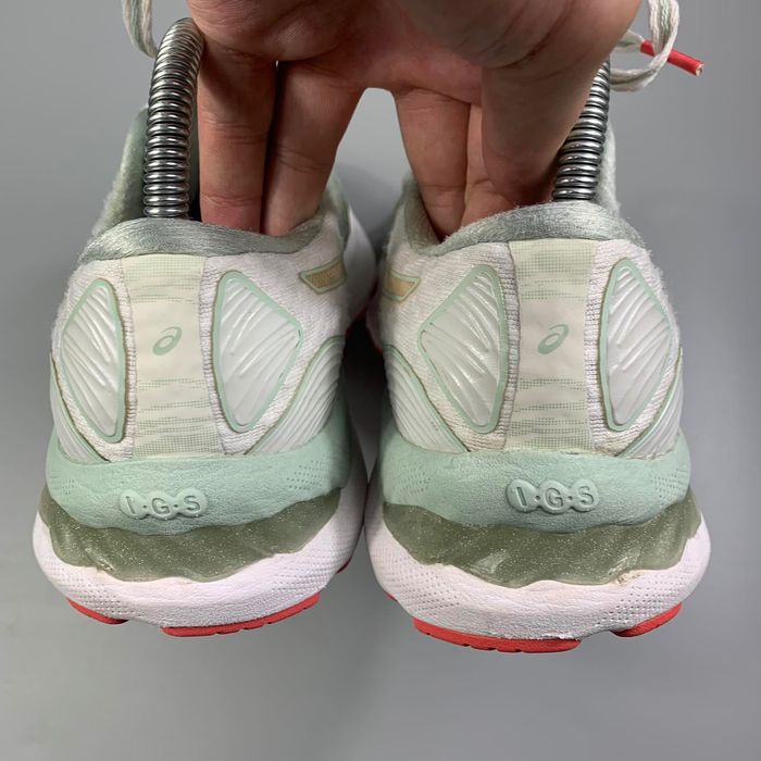 asics gel nimbus 23 бігові жіночі кросівки