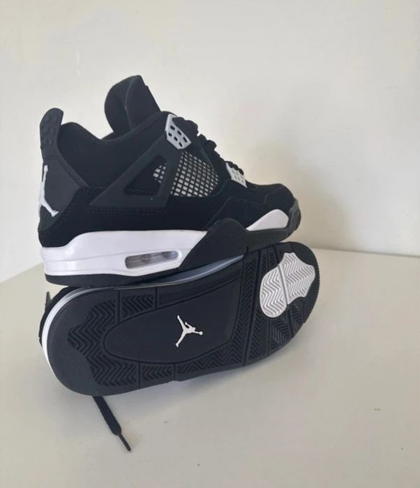 Jordan 4 white thunder