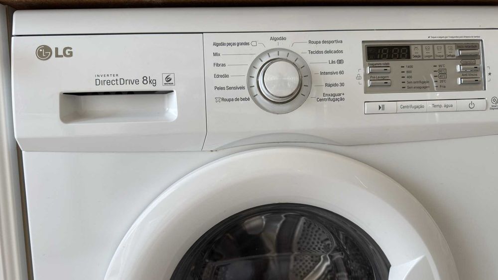 Máquina de Lavar Roupa 8kg LG Inverter Direct Drive.