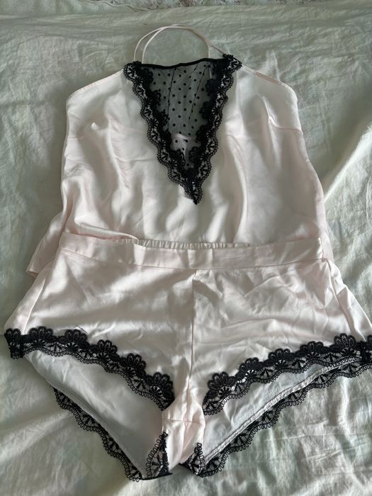 Rozowy komplet bielizniany pizamowy