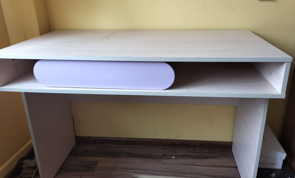 Sprzedam biurko od kompletu