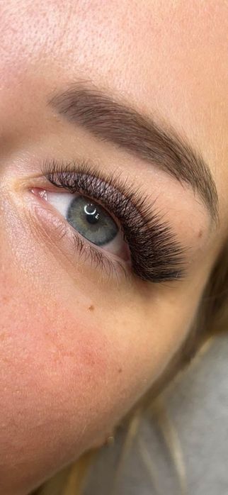 Przedłużanie rzęs od 1:1 do max Volume