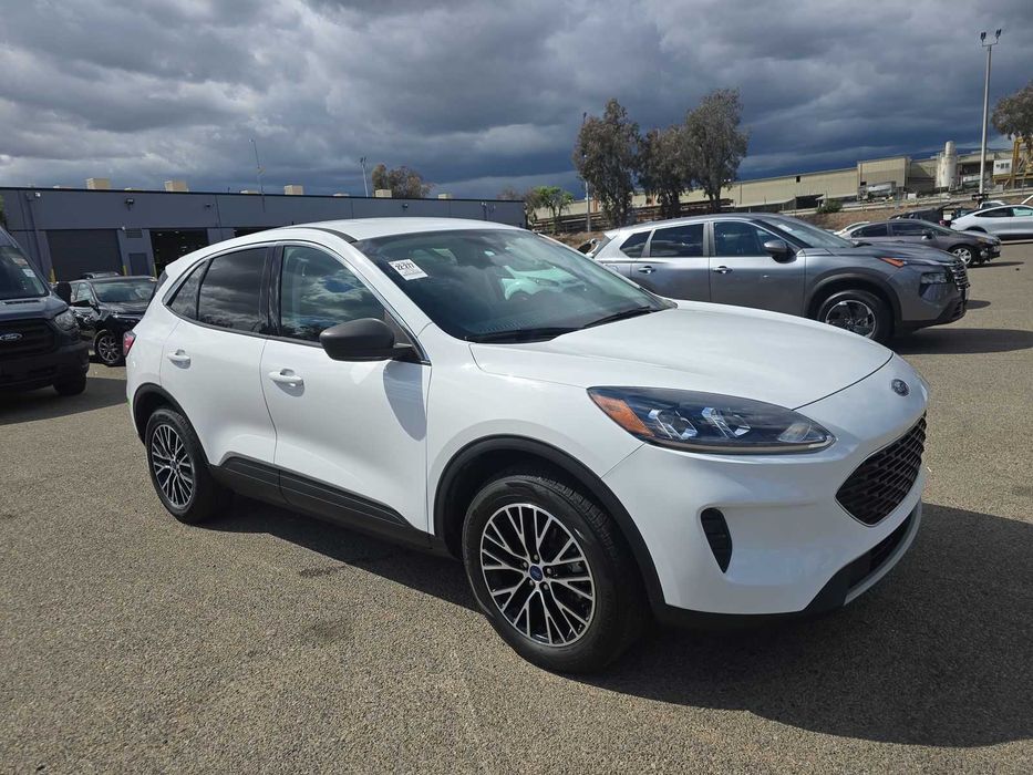2022 Ford Escape Plug-In Hybrid SE плагин гибрид