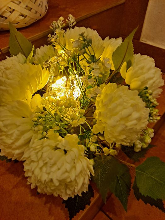 Chryzantemy mini na Pomnik sztuczne obciążone.