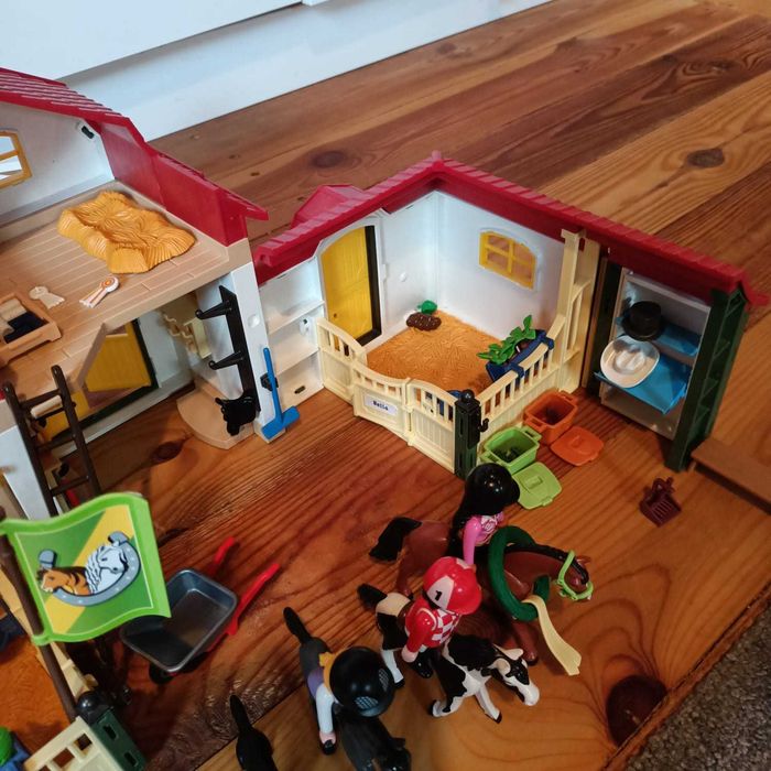 Stajnia Playmobil duża 6926